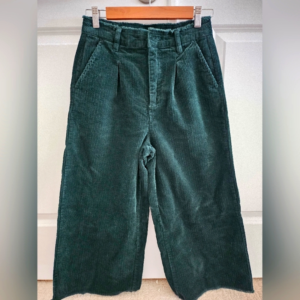 Wide Legs Corduroy Capris Size S